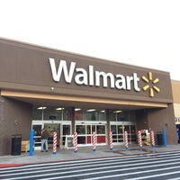 Photo taken at Walmart by C.Y. L. on 11/16/2016