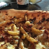 3/17/2018 tarihinde Brandonziyaretçi tarafından Lighthouse Pizza &amp;amp; Fries'de çekilen fotoğraf