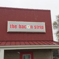 รูปภาพถ่ายที่ The Bacon Strip โดย The Bacon Strip เมื่อ 12/17/2013