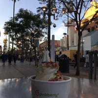 Photo taken at Pinkberry by Heart B. on 3/4/2017