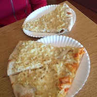 12/17/2013에 Saba님이 Slices Pizza by Tony에서 찍은 사진
