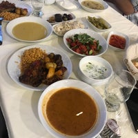 Снимок сделан в Dombili Köfte Yemek Kebab пользователем Gizem S. 6/4/2017