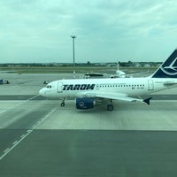 Photo taken at Gate B5 by Evgenii G. on 5/25/2018