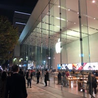 Photo taken at Apple Omotesando by 食べたら や. on 11/22/2018