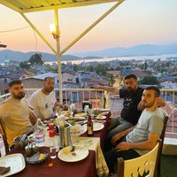 Das Foto wurde bei King&amp;#39;s Garden Restaurant von Alim Kızıl am 7/21/2021 aufgenommen