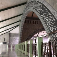 Photo taken at Masjid Ukhuwah Islamiyah (Mesjid UI) by Susanti A. on 7/29/2017