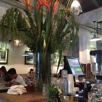 Review Strangers' Reunion