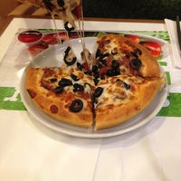 Photo taken at Pizza Hut by Burcu on 11/20/2012