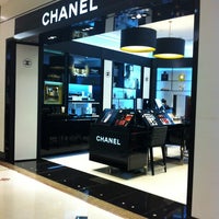 Photo taken at Chanel Boutique by Ana Gloria S. on 5/23/2013
