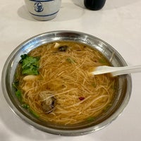 Photo taken at 兄弟蚵仔麵線 Brothers Oyster Vermicelli by Henry S. on 3/26/2023