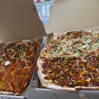 Photo prise au Kaimuki&amp;#39;s Boston Style Pizza par Erika S. le5/27/2020