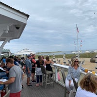 Das Foto wurde bei Beach House Grill at Chatham Bars Inn von Valerio F. am 8/23/2019 aufgenommen