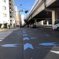 Photo taken at Minamiaoyama 7 Intersection by まるめん@ワクチンチンチンチン on 2/8/2020