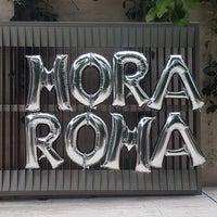 รูปภาพถ่ายที่ Mora Mora โดย Rocio C. เมื่อ 9/11/2017