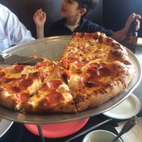 รูปภาพถ่ายที่ Big Nick&amp;#39;s Pizza โดย Yesenia A. เมื่อ 6/10/2016