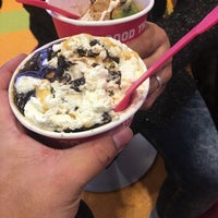 Photo taken at 16 Handles by Leandro R. on 2/15/2018