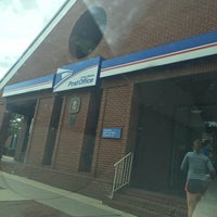 Photo taken at US Post Office by ᴡ L. on 9/3/2016