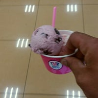 Photo taken at Baskin-Robbins by 55 d. on 5/3/2020