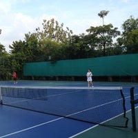 Photo taken at Krungthon Tennis Court by Pornsak T. on 10/23/2012
