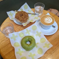 Foto tomada en Shortstop Coffee &amp;amp; Donuts  por FHUUN K. el 9/11/2022