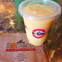 Photo taken at Robeks Fresh Juices &amp; Smoothies by Guen S. on 5/1/2014