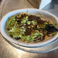 Photo taken at Chipotle Mexican Grill by şevket T. on 3/27/2017