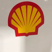 Foto diambil di Shell oleh Mark K. pada 12/5/2018