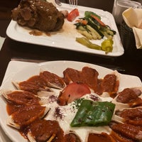 Das Foto wurde bei Tuba - Authentic Turkish Restaurant von Leili T. am 7/9/2022 aufgenommen