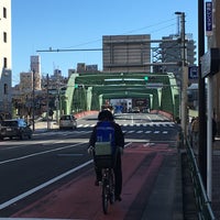 Photo taken at 厩橋交差点 by ガメゴジラ on 12/10/2016