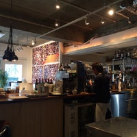 Photo taken at GOOD MORNING CAFE 千駄ヶ谷 by MANA on 1/4/2015