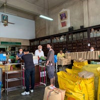 Photo taken at เจ้ากรมเป๋อ ร้านขายยาแผนโบราณ by Benjawan T. on 2/10/2021