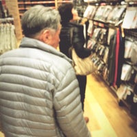 ユニクロ 2人の訪問者