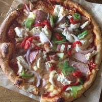 Foto diambil di Blaze Pizza oleh Luvy N. pada 7/7/2017