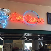 Photo taken at Stan&amp;#39;s Donuts by Gian-Alberto P. on 7/26/2017