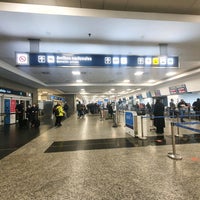 Photo taken at Check-in Aerolíneas Argentinas by Abel R. on 9/4/2021