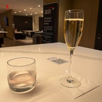 Photo taken at British Airways Galleries Lounge by Tina E. on 5/22/2022