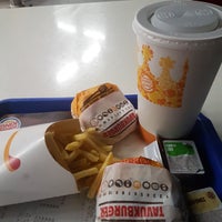 Photo taken at Burger King by Oğuz Ö. on 7/10/2017