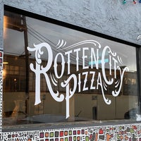 Снимок сделан в Rotten City Pizza пользователем Andrew D. 7/28/2021