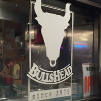 รูปภาพถ่ายที่ Bullshead Restaurant โดย Andrew D. เมื่อ 10/17/2018