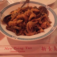Foto tomada en New Tsing Tao Restaurant  por Andrew D. el 2/21/2019