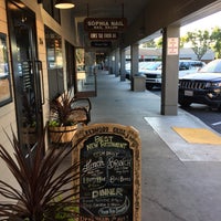Photo taken at Redwood Grill by Andrew D. on 7/25/2017