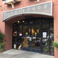 Foto diambil di Crossroads Café oleh Andrew D. pada 12/19/2019