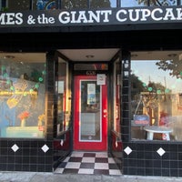 Photo taken at James and The Giant Cupcake by Andrew D. on 6/19/2021