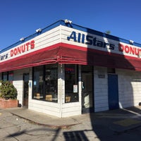Photo prise au All Stars Donuts par Andrew D. le12/16/2019