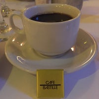 Foto diambil di Cafe Bastille oleh Andrew D. pada 3/6/2019