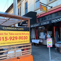 Foto tirada no(a) Curbside Cafe por Andrew D. em 3/30/2021