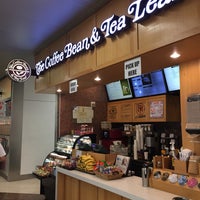 Photo taken at The Coffee Bean &amp;amp; Tea Leaf by Andrew D. on 8/8/2019
