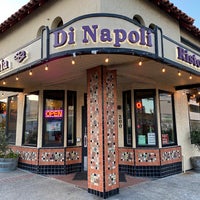 Foto scattata a Di Napoli Ristorante &amp;amp; Pizzeria da Andrew D. il 3/23/2021