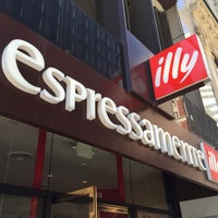 Photo taken at Espressamente Illy Cafe by Andrew D. on 2/2/2019