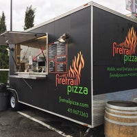 Foto tomada en Firetrail Pizza  por Andrew D. el 5/16/2019